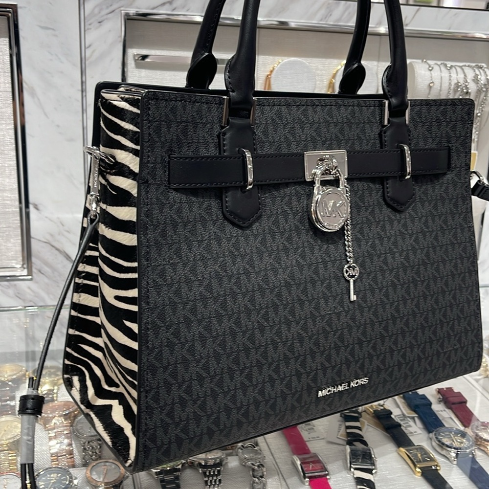 Michael Kors Hamilton Medium Signature Logo Satchel
Black 
NWT - Picture 16 of 16